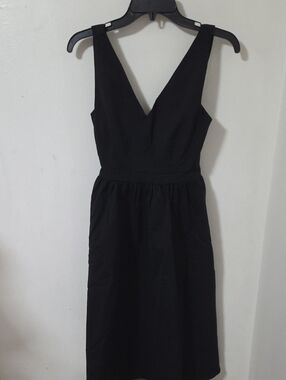 Love Bonito Classic Black Padded V-Neck Sleeveless Women's Dress Small